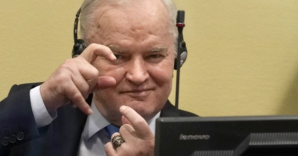 La Nación / Ratifica cadena perpetua para Mladic, el Carnicero de los Balcanes