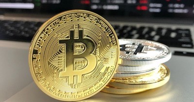 La Nación / El bitcoin cae y se acerca a los 30.000 dólares