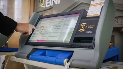 Funcionaria tenía en su poder la máquina de votación desaparecida