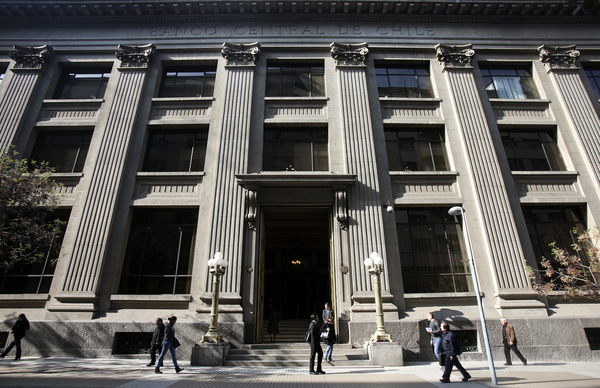 El Banco Central de Chile mantiene su tasa de interés en 0,5 %, su mínimo técnico - MarketData