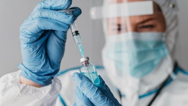 Lo que dicen especialistas sobre la psoriasis y la vacuna contra el COVID-19