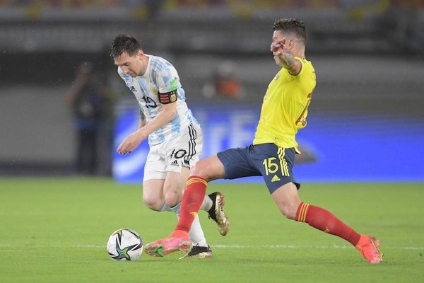 Crónica / Sobre la hora, Argentina pierde puntos en Colombia