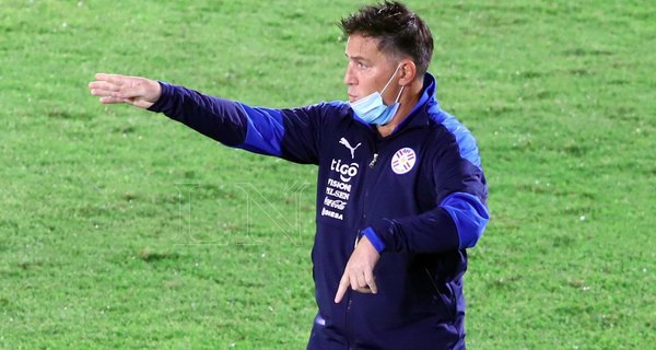 Berizzo dice hay que resaltar 'el amor propio' y la 'rebeldía' de Paraguay