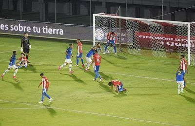 La Albirroja se desinfla como local - Fútbol - ABC Color