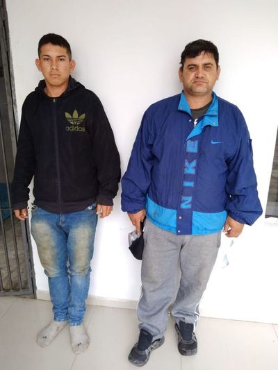 Detienen a dos presuntos ladrones en el barrio San Cristóbal - Nacionales - ABC Color