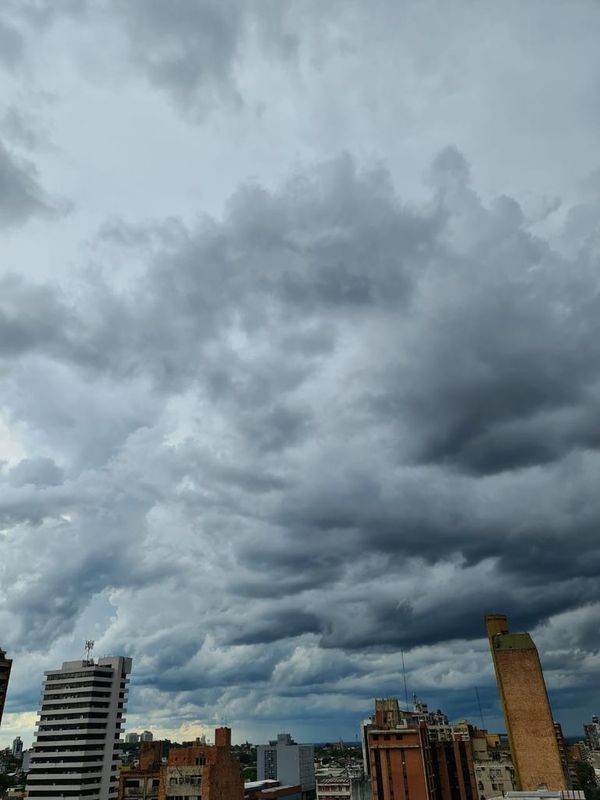 Anuncian miércoles con lluvias y tormentas - Nacionales - ABC Color