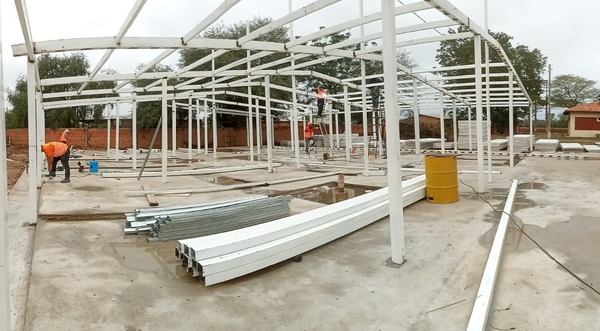 Montan estructura para futuro pabellón de contingencia del Chaco | .::Agencia IP::.