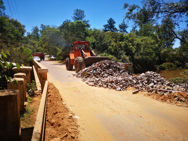 Mejorarán 341 km de caminos vecinales en cuatro departamentos del país | .::Agencia IP::.