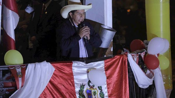 Castillo tiene ventaja de 113.000 votos sobre Fujimori