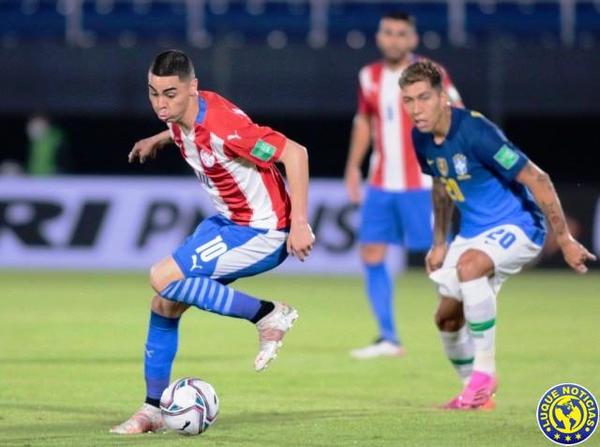Brasil jugando a placer dejó sin invicto a Paraguay •
