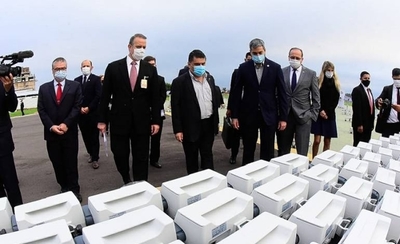 Diario HOY | Primero hay que sacar la foto: Salud recibe donación de equipos biomédicos