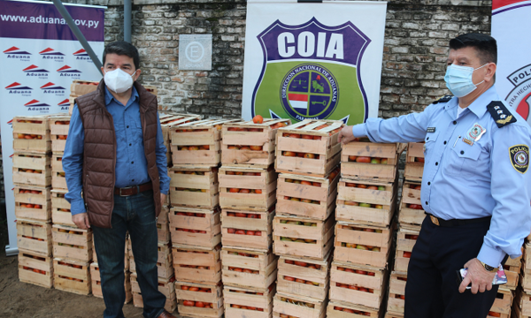 En la lucha contra el contrabando: Incautan 300 cajas de tomate a orillas del río Paraguay