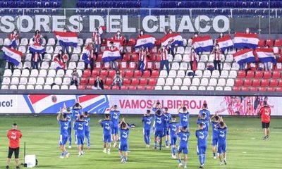 Un aplauso de 23 jugadores, con la fuerza de 7 millones de paraguayos
