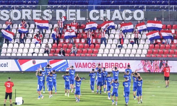 Un aplauso de 23 jugadores, con la fuerza de 7 millones de paraguayos
