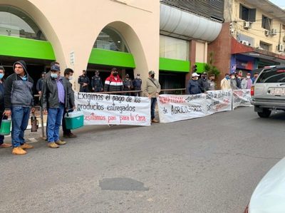 Caaguazú: Productores denuncian supuesta estafa y chantaje de una empresa | Ñanduti