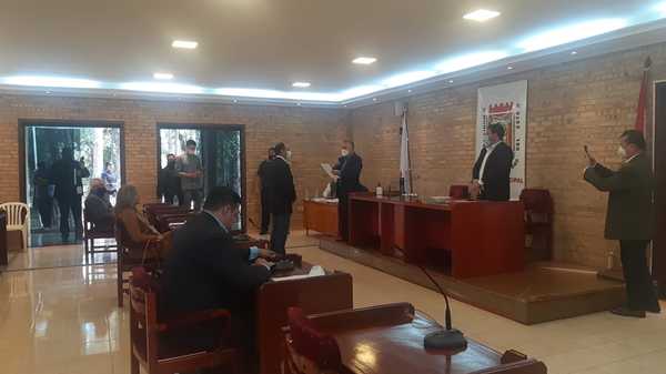Concejal liberal asume banca en la Junta Municipal de CDE - La Clave
