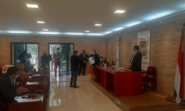 Jura nuevo concejal de CDE