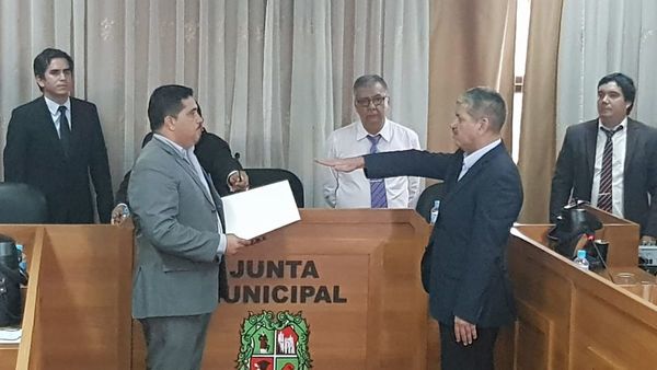 Junta pide renuncia de Quiñónez como intendente de San Lorenzo