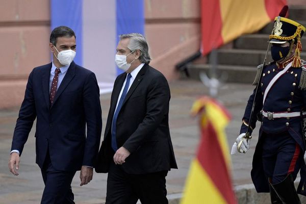 Fernández y Sánchez llaman a liberalizar patentes de vacunas contra covid-19 - Mundo - ABC Color