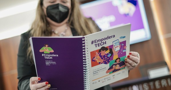 La Nación / Presentan EmpoderaTECH, una guía virtual para mujeres maduras