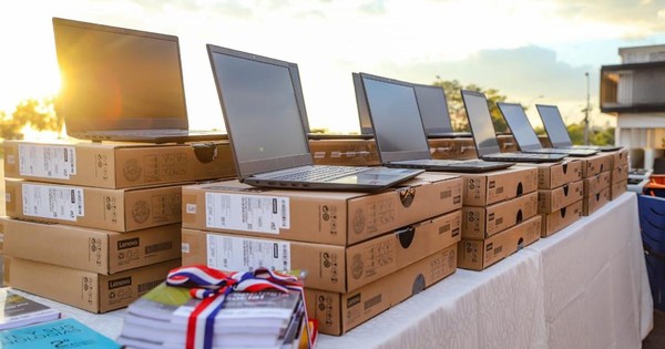 La Nación / MEC entregará 600.000 materiales impresos y equipos tecnológicos para estudiantes