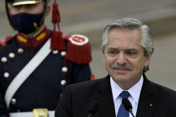 Fernández: “Los brasileros salieron de la selva, pero nosotros los argentinos llegamos de los barcos” - Mundo - ABC Color