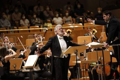 Ovación para Plácido Domingo en su vuelta a los escenarios españoles - Música - ABC Color
