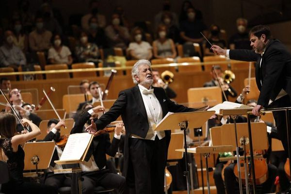 Ovación para Plácido Domingo en su vuelta a los escenarios españoles - Música - ABC Color