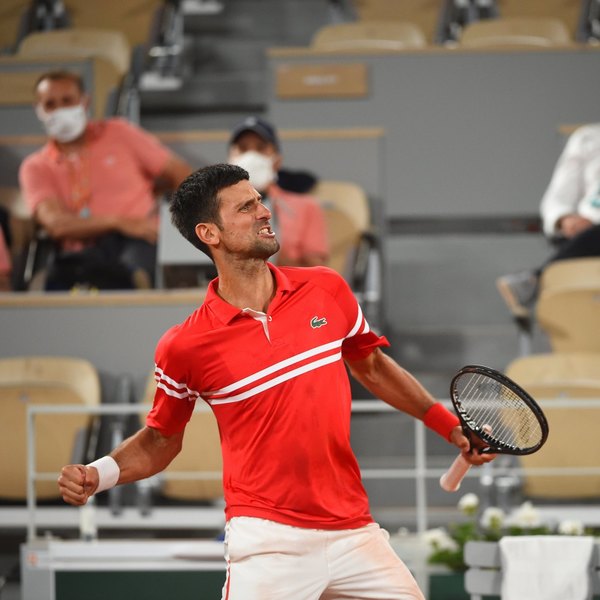 Djokovic derrota a Berrettini y jugará con Nadal en 'semis' de Roland Garros