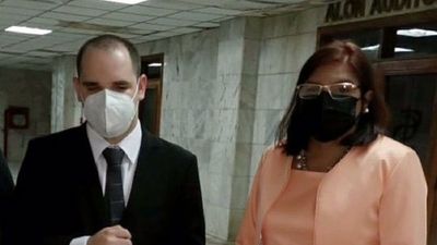 Joven no vidente juró como abogado
