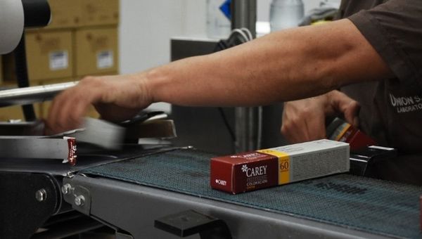 La industria nacional cosmética Unión SRL se gana el mercado uruguayo con sus marcas Carey y New Color