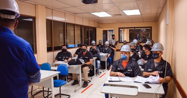 La Nación / Cursos gratuitos de formación industrial