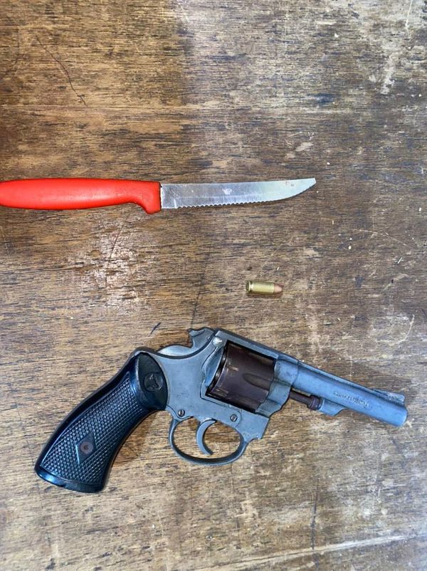 Cae con arma de fuego un adolescente que intentó fugarse ante presencia policial - Nacionales - ABC Color