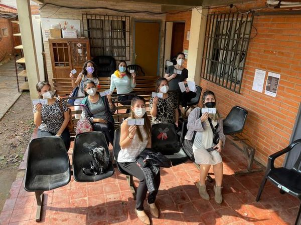 Por nuevo error de comunicación de Salud, embarazadas casi quedan sin vacuna