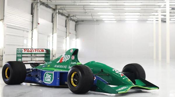 Coleccionistas alucinan: a la venta auto con el que Schumacher debutó en la Fórmula 1