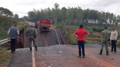 Cae puente en San Pedro: hay dos fallecidos, cuatro heridos y un desaparecido