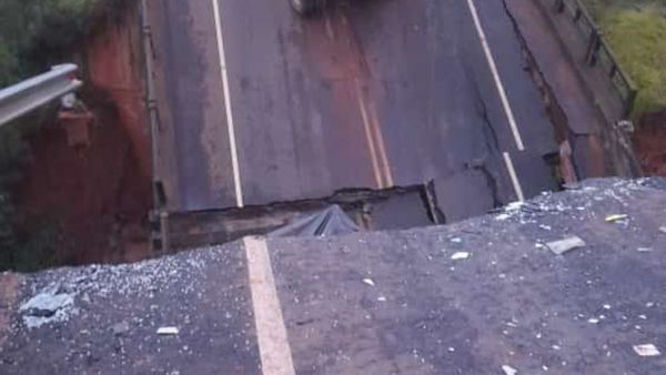 San Pedro: Dos personas murieron tras derrumbe de puente
