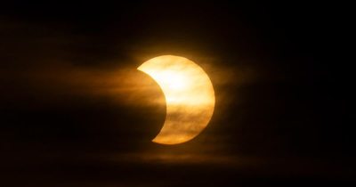 La Nación / Un eclipse solar parcial es visible hoy en Europa