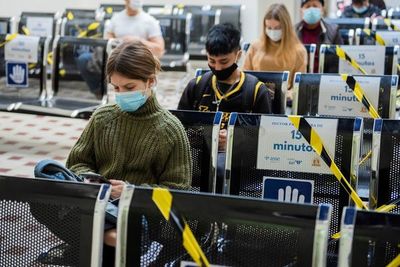 Uruguay se convierte en el primer país latinoamericano en inmunizar a menores desde los 12 años