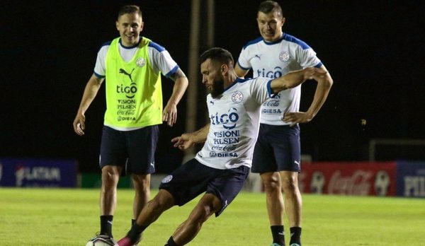 Con Escobar descartado, Berizzo dará la lista de 28 atletas para la Copa América