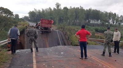 MOPC había verificado hace 15 días el deterioro del puente que cayó en San Pedro | Ñanduti