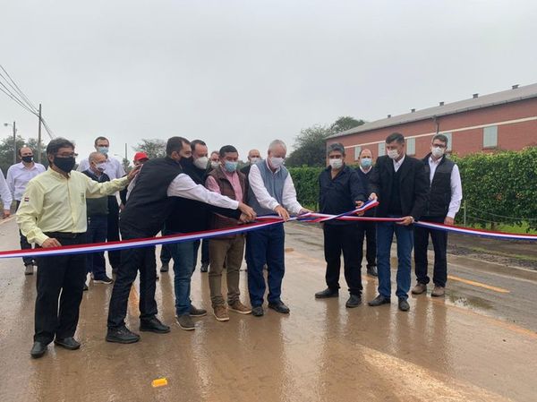 Inauguran primer pavimento asfáltico de Loma Plata - Nacionales - ABC Color