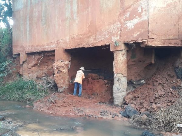 Pobladores de San Pedro advirtieron en abril al MOPC sobre grietas importantes en puente derrumbado | Ñanduti