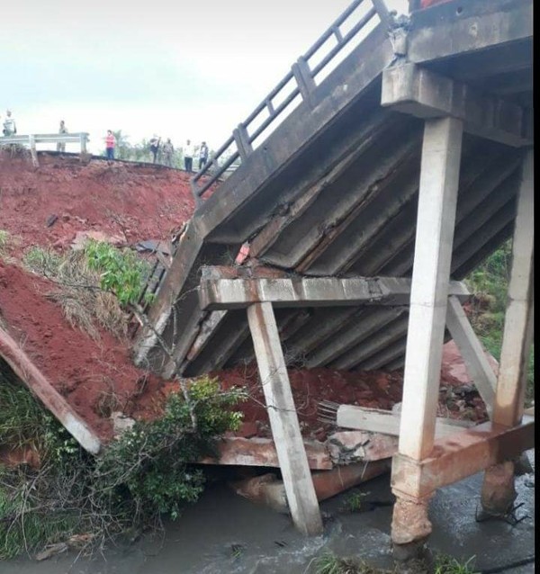 Abren investigación fiscal por colapso de puente | Radio Regional 660 AM