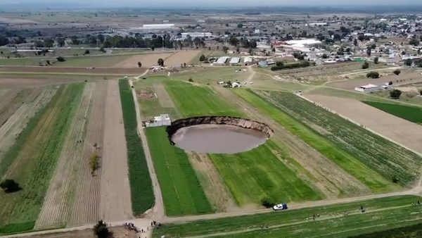 El socavón gigante formado en México se expande y comienza a ‘devorar’ una casa | Ñanduti