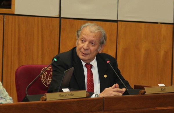 Senador aguarda que Ejecutivo vete o rechace la “ley del autoblindaje”
