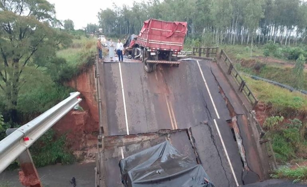 Diario HOY | MOPC ordena auditoría técnica del puente derrumbado en Tacuatí
