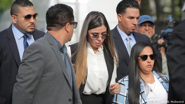 Esposa del Chapo Guzmán se declara culpable de narcotráfico