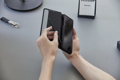 Cinco razones para elegir el Samsung Galaxy S21 como el mejor compañero de trabajo remoto