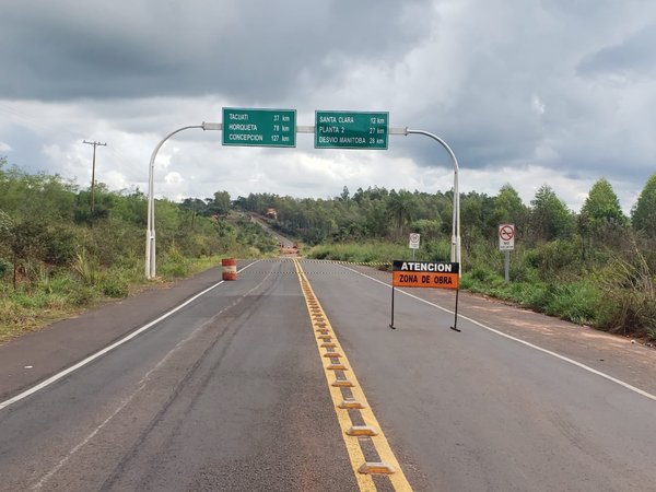 Ministro visita zona de derrumbe y anuncia investigación y auditoría de todos los puentes en el país | .::Agencia IP::.